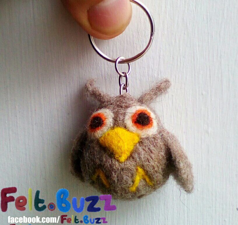 Felt.Buzz Owl Keyring
